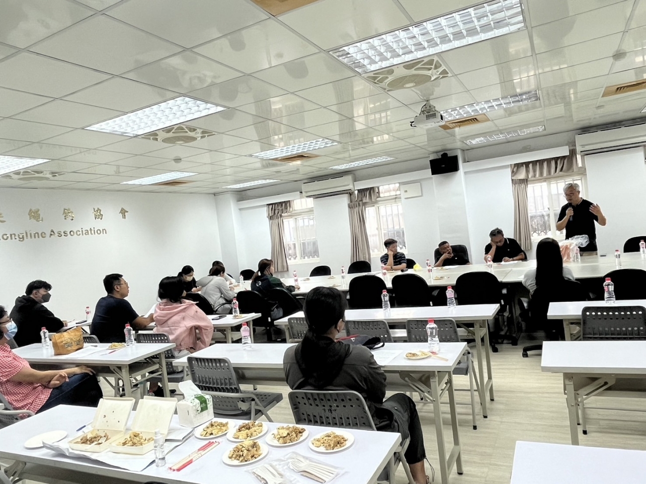 政府為向我國遠洋業者推廣冷凍全蛋液產品供漁船上食用，委由中央畜產會於113年6月6日（星期四）下午14時在本會一樓會議室舉辦推廣說明會。 _3_.jpg